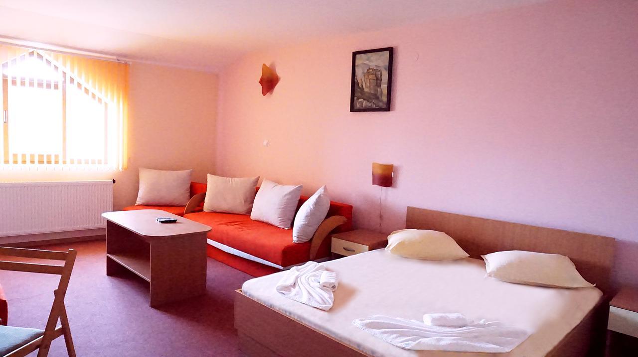 Hotel Restaurant Vodenitsata Berkovica Esterno foto